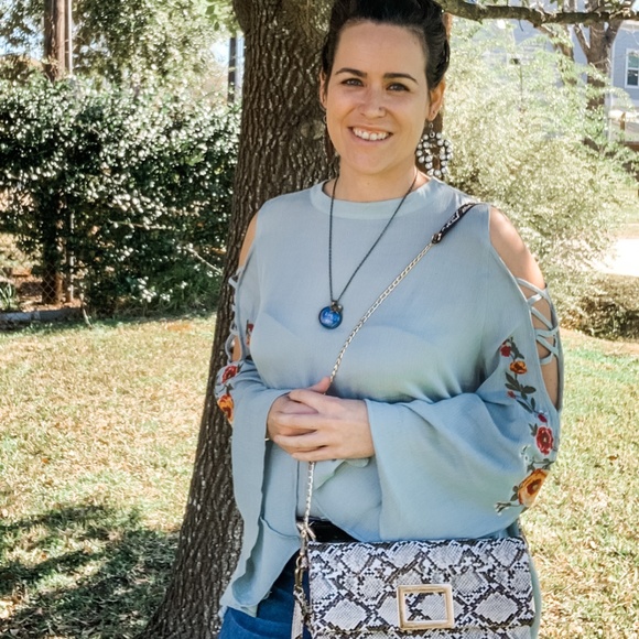 Light blue embroidered cutout sleeve top! - Picture 1 of 2